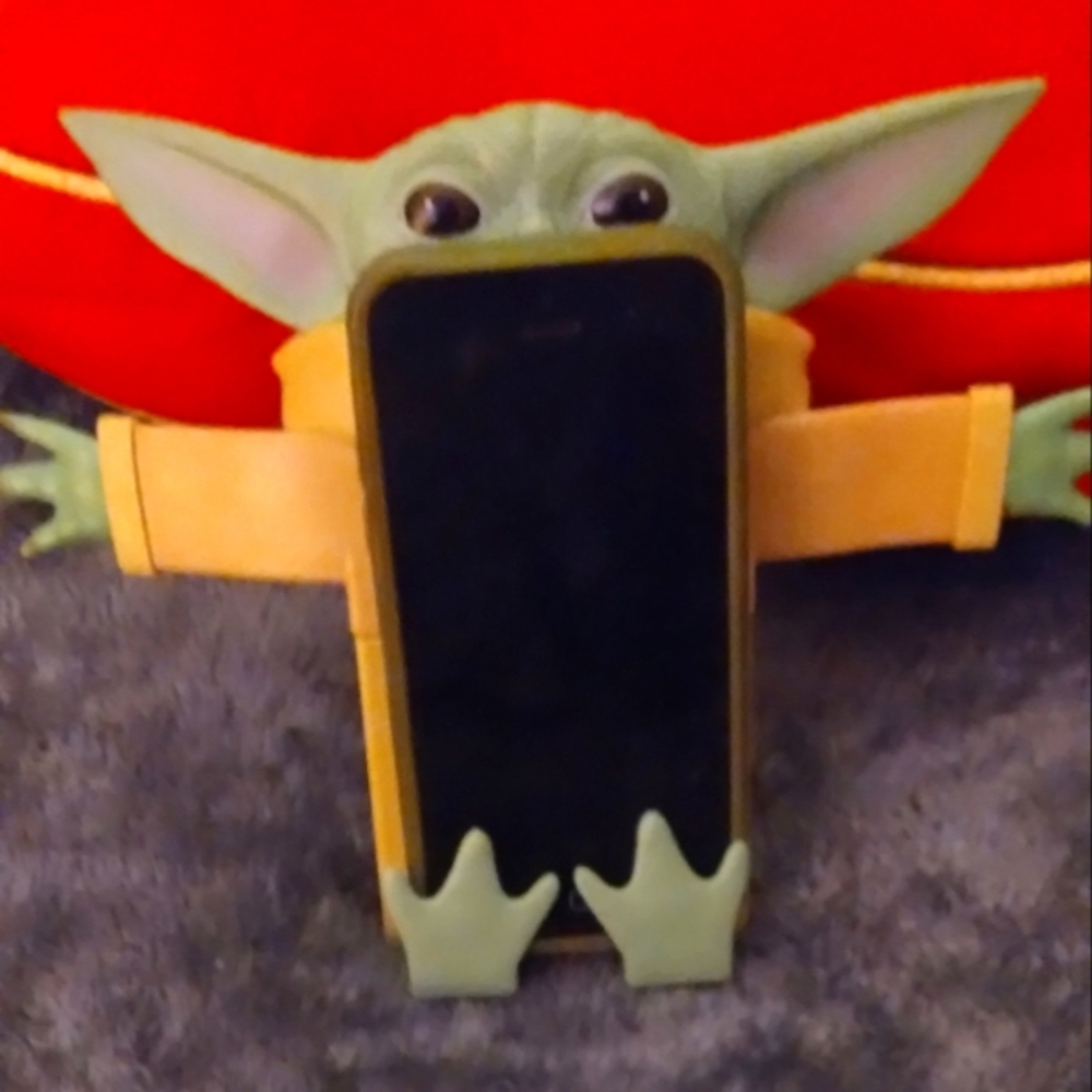 "THE MANDALORIAN ..BABY YODA" FLEXIBLE ..ADJUSTABLE PHONE HOLDER